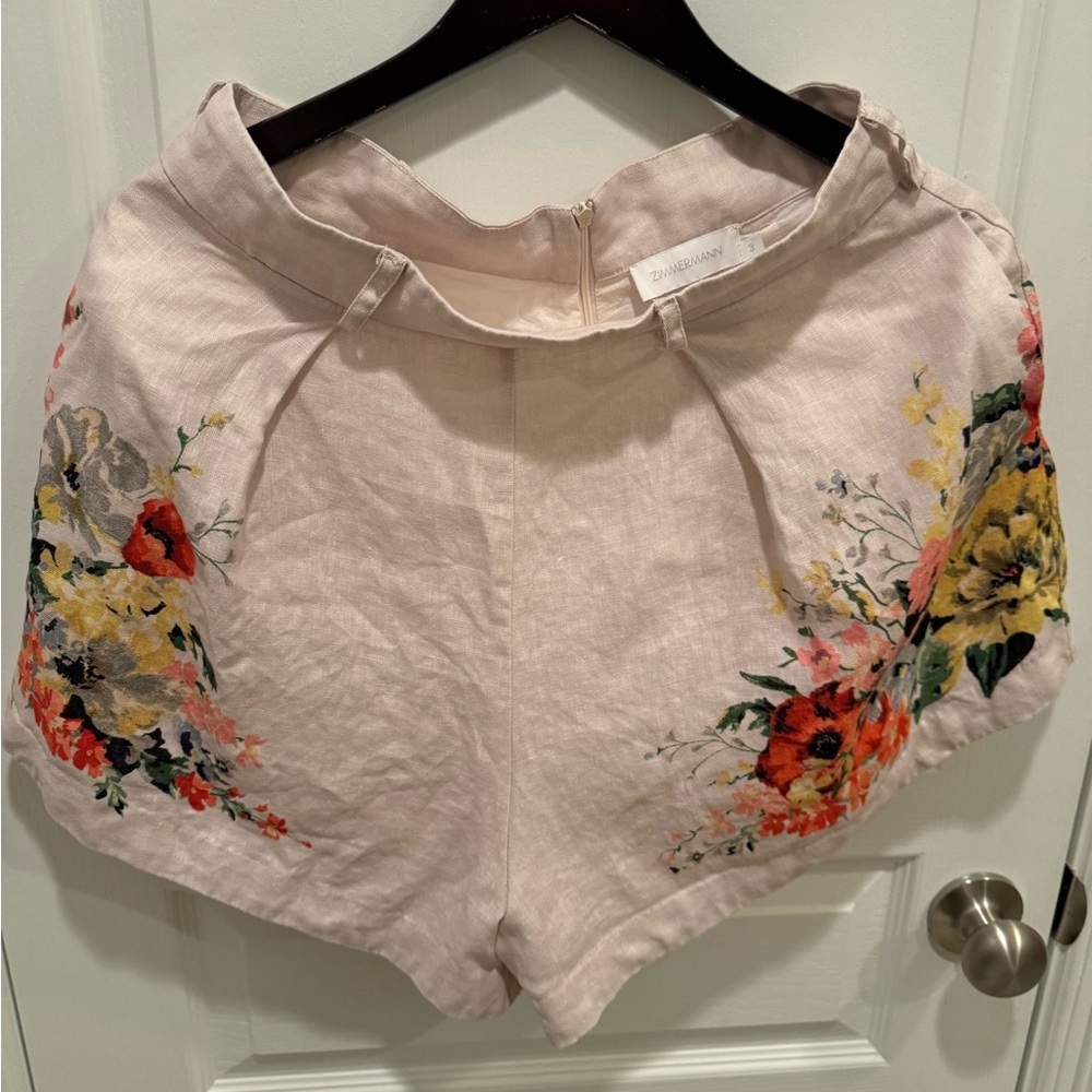ALIGHT TUCK SHORT IVORY FLORAL (size AU 3 / US 10)